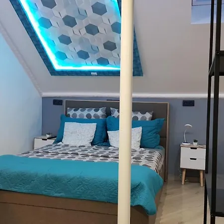Le Petit Luxembourg Apartment